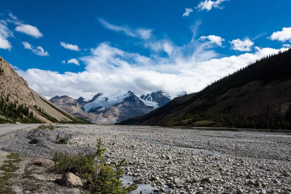 Rocky River Τούνδρα Κατά Μήκος Parkway Icefields Στον Καναδικό Βραχώδη — Φωτογραφία Αρχείου