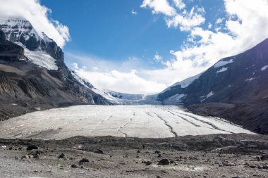 Athabasca buzul boyunca Icefields Parkway Kanada Rocky Dağları, Banff Ulusal Parkı