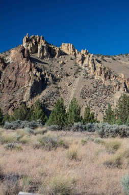 Smith Rock State Park altın saatte Oregon'da,