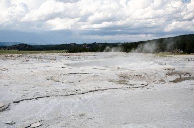 Kabarcıklanma geysers Yellowstone Milli Parkı içinde