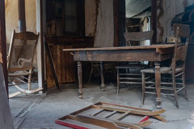 Terk edilmiş bir bina iç ve ev Bodie devlet Historical Park