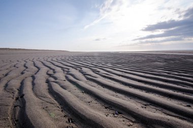 Güzel kum dalgaların ve bozulmamış plajda, Cape Cod Milli Seashore gece karanlığında dalgalar
