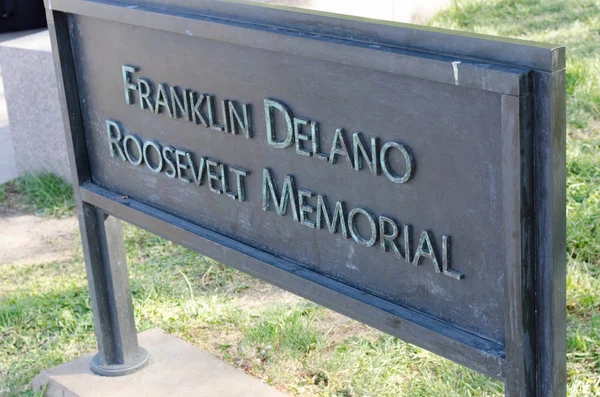 Sign Franklin Delano Roosevelt Memorial Washington Sunny Day April 2018 — Stock Photo, Image