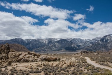 Alabama Hills Lone Pine California, Batı klasik filmler için ünlü film çekim yeri