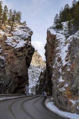 Sinclair Kanyon Kootenay Milli Parkı'nda-radyum Kaplıcalar British Columbia içine yol sürüş