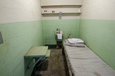 30 Mayıs 2018 - San Francisco, Kaliforniya: San Francisco Californa Alcatraz ada hapiste bir hapishane hücresinde iç görünümü.