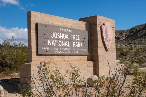 Joschua-Baum, Kalifornien - 20. März 2019: Zeichen für den Joschua-Baum — Stockfoto