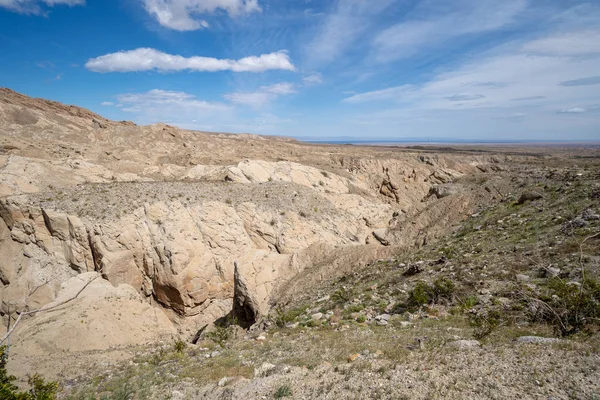 The dry, desert Borrego Badlands in Anza Borrego Desert State Pa — Stock Photo, Image