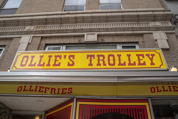 Washington, DC - 9 de mayo de 2019: Ollie 's Trolley, un famoso restaurante — Foto de Stock