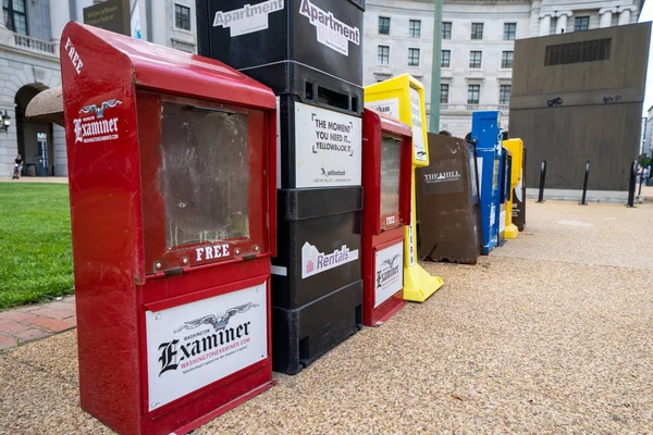 Ουάσιγκτον-9 Μαΐου 2019: μηχανήματα αυτόματης πώλησης εφημερίδων κατά μήκος του — Φωτογραφία Αρχείου