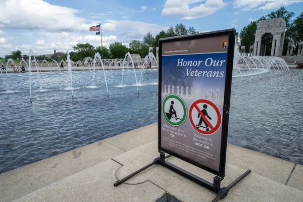 Washington, DC - May 10, 2019: Sign at the World War II memorial — Stock Photo, Image