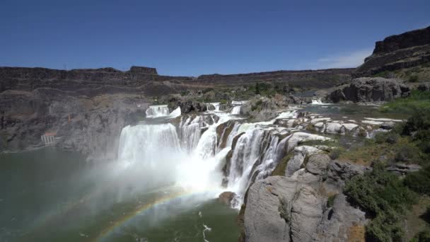 在阳光明媚的夏日 爱达荷州双瀑布的双彩虹 这个瀑布被认为是西部的尼亚加拉 — 图库视频影像
