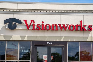 Crystal, Minnesota - 21 Temmuz 2019: Bir Visionworks op Dış