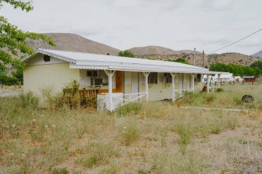 Methow, Washington - 5 Temmuz 2019: Eski terk edilmiş bina