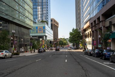 Arlington, Virginia - 7 Ağustos 2019: Ro'nun şehir içi sokak manzarası