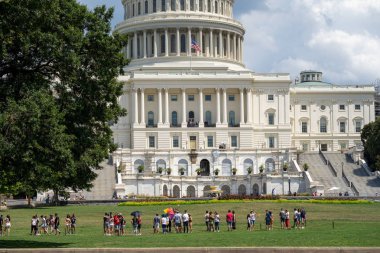 Washington, Dc - 9 Ağustos 2019: Tur grupları ön tarafta toplanıyor