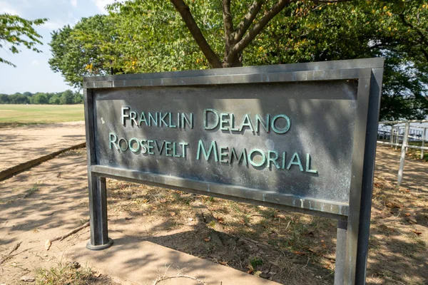 Washington, DC - August 6, 2019: Sign for the Franklin Delano Ro — Stock Photo, Image