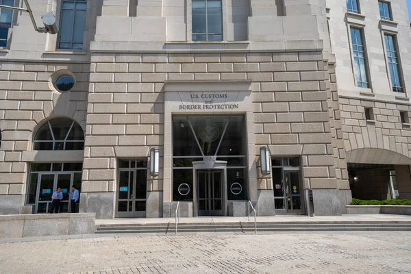 Washington, DC - August 6, 2019: Exterior of the US Customs and — Stock Photo, Image