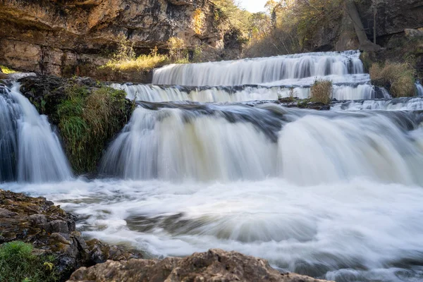 Cachoeira no Willow River State Park em Hudson Wisconsin no outono — Fotografia de Stock