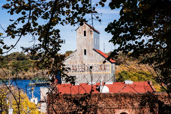 Vista de Stillwater Minnesota, de um moinho velho, emoldurado pelo outono l — Fotografia de Stock