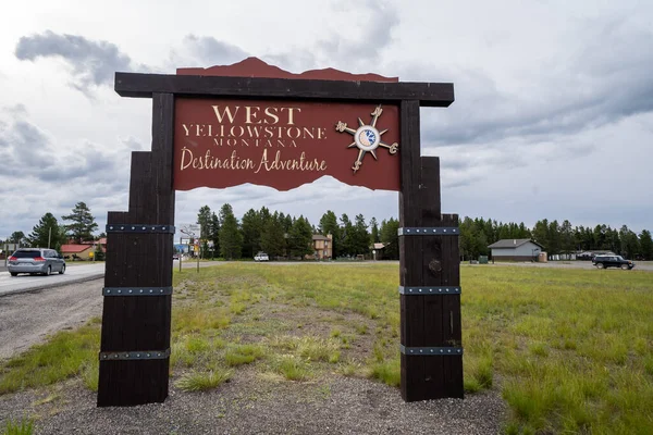 West Yellowstone Montana 2020 Június Üdvözlő Tábla West Yellowstone Hez — Stock Fotó