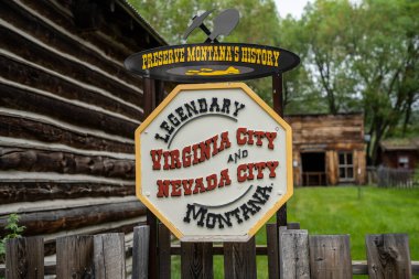 Nevada City, Montana - 29 Haziran 2020 Virginia City ve Nevada City 'ye gelen ziyaretçi ve turistleri karşılama anlaşması imzalayın.