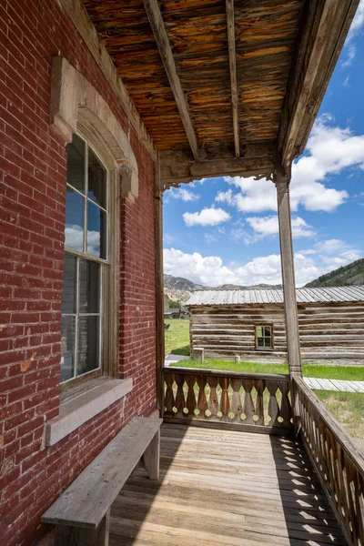 Veranda Uitzicht Vanaf Het Verlaten Hotel Meade Bannack Spookstad Montana — Stockfoto