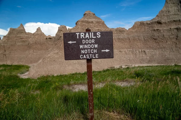 Signo Direcional Para Quatro Trilhas Parque Nacional Badlands Porta Janela — Fotografia de Stock