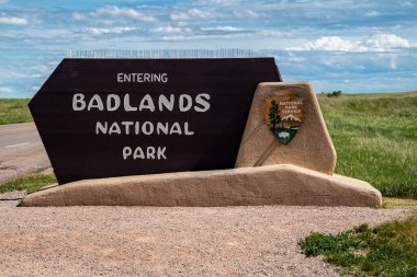 Sahne, Güney Dakota - 21 Haziran 2020: Ulusal Park Hizmetleri tarafından Badlands Ulusal Parkı 'na Girmek İçin İmza