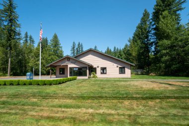 Maple Falls, Washington - 30 Temmuz 2020: Washington 'da posta kodu 98266' nın ABD Posta Ofisi (USPS)