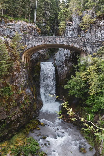 Christine Falls Parque Nacional Rainier Una Cascada Con Pintoresco Puente —  Fotos de Stock