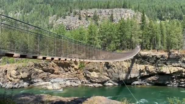 Swingende Brug Langs Kootenai Rivier Het Kootenai National Forest — Stockvideo