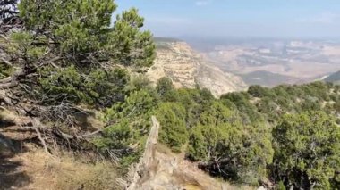 Colorado tarafındaki Dinozor Ulusal Anıtı 'nın kanyon bölgesinde gündüz çekimleri devam ediyor.