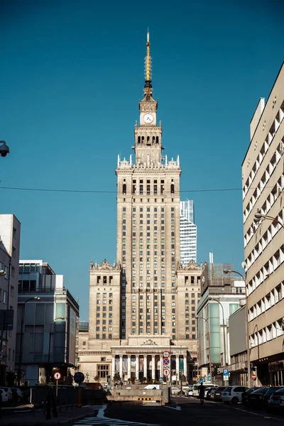 Pałac Kultury Nauki Warszawie Ulice Miasta Clock Tower Drogi Człowiek — Zdjęcie stockowe