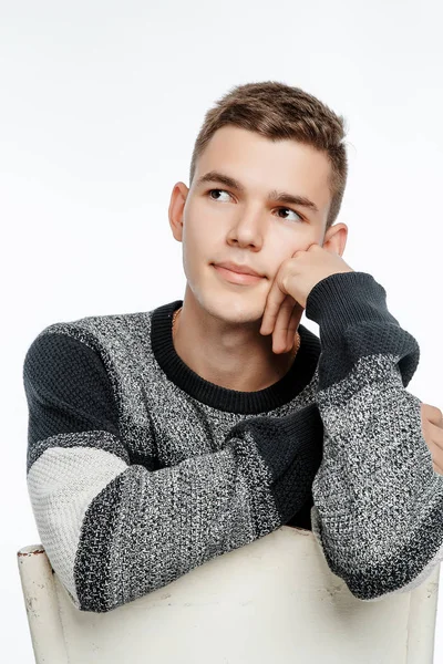 Retrato Niño Estudio Fotográfico Hombre Joven Posando Sobre Fondo Blanco —  Fotos de Stock