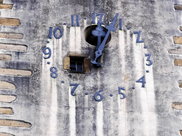 Torre Relógio Doze Cinco Minutos — Fotografia de Stock