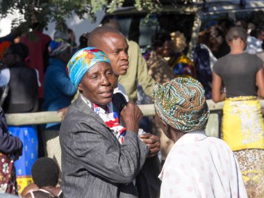 Kuzey Botswana, 16 Mayıs 2018: Pazar, 16 Mayıs 2018, Kuzey Botsvana insanlara