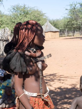 Kuzey Namibya, 6 Mayıs 2018: Kabile Himba, 6 Mayıs 2018, Kuzey Namibya kız