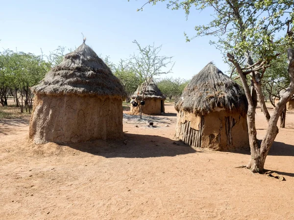 纳米比亚北部辛巴族人部落小屋 — 图库照片