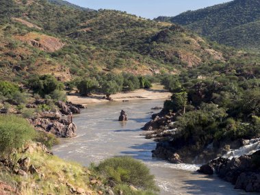 Güzel Epupa: Kunene nehir, Namibia üzerinde düşüyor