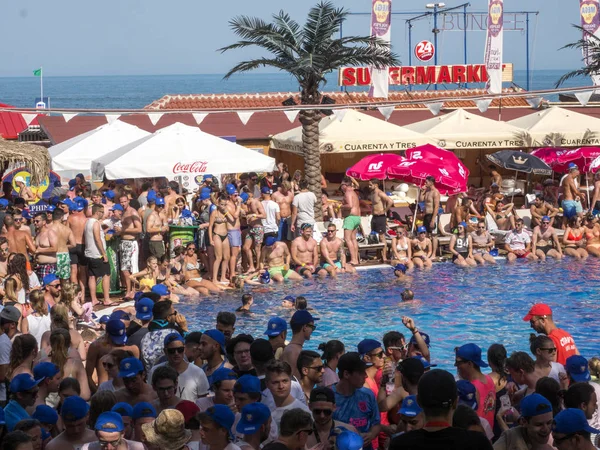 stock image GOLDEN SANDS, BULGARIA -JULY 1:, 2017 Beach party in summer on July 1, 2017 in Golden Sands, Bulgaria. 