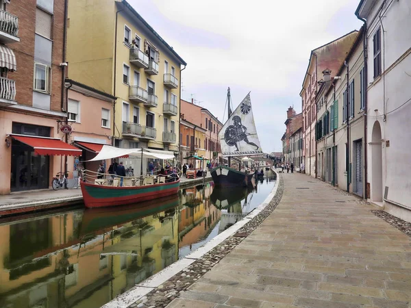 Hajózható Csatorna Város Központ Comancino Olaszország — Stock Fotó