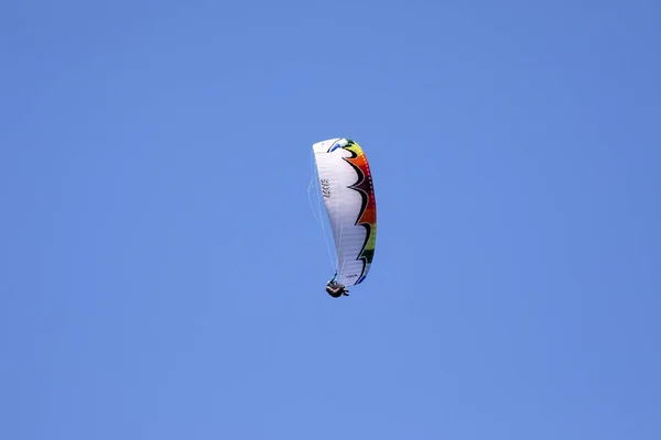 Lago Garda Italien September 2016 Beliebtes Paragliding Über Einem See — Stockfoto