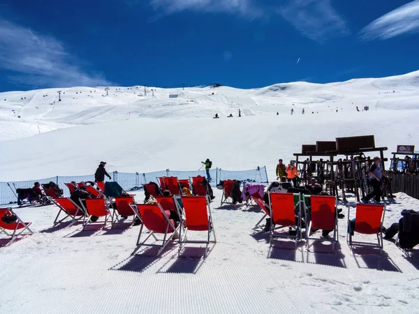 Livigno Italia Abril 2015 Sillas Sol Primavera Abril 2015 Livigno — Foto de Stock