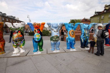 Varşova, Polonya, Haziran 21.2008, sergi United dostum ayılar, 21 Haziran. 2008, Varşova, Polonya 