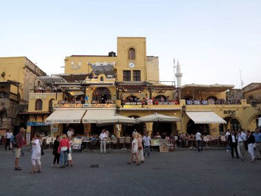 Rohdes, Geece Haziran 12.2013 meşgul sokakları, 12 Haziran 2013, Rhodes, Yunanistan                 