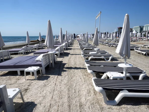 Praia Vazia Com Guarda Sóis Espreguiçadeiras Mamaia Roménia — Fotografia de Stock