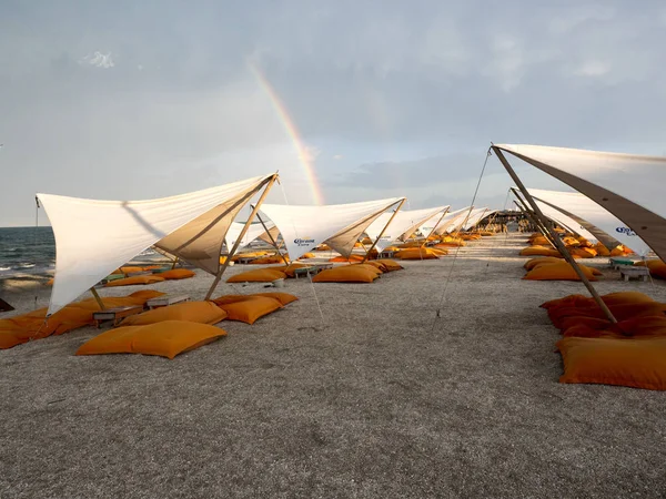 Praia Vazia Com Guarda Sóis Espreguiçadeiras Mamaia Roménia — Fotografia de Stock