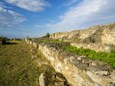 Önemli bir arkeolojik site, Romanya yı kaledir