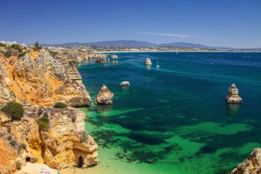 Algarve, Portekiz kıyısında güzel kaya oluşumları